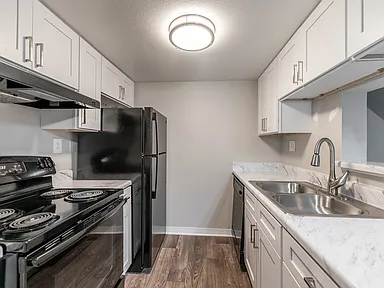 Grove at Stonebrook Apartments and Townhomes