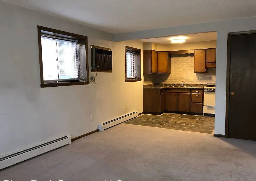 2 bed, 930 sqft, $1,050 — Photo 4