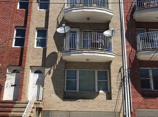 422 6th St, Union City, NJ 07087