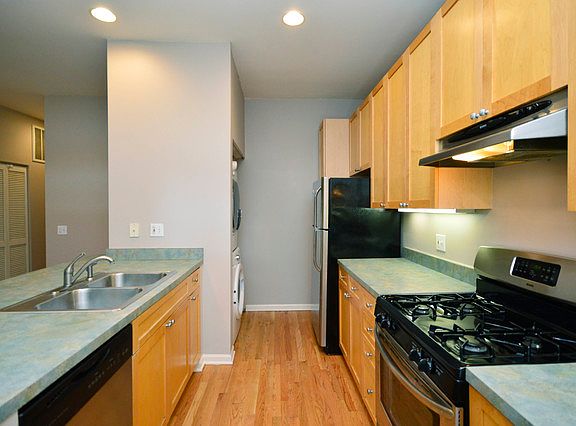 5th image of 4018 N Mozart St APT 1S