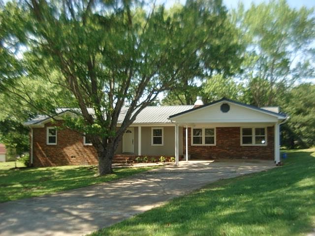 1st image of 196 Greenwood Dr