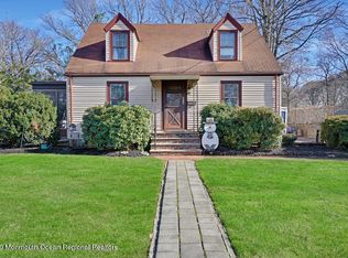 43 Henry St, Shrewsbury, NJ 07702