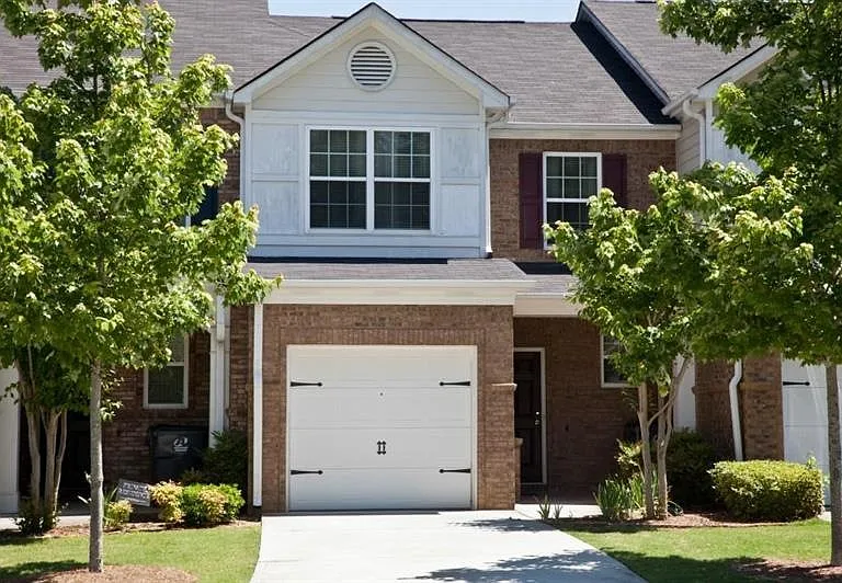 3433 Dianthus Ln — Photo 1