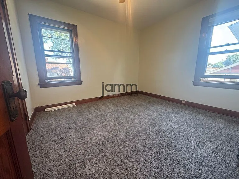 4347 W 49th St #UPPER — Photo 10