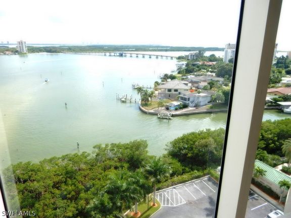 4th image of 4137 Bay Beach Ln #Penthouse 5h3
