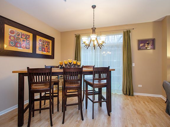 4th image of 2140 Yale Cir #0