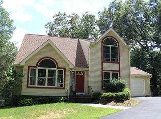 1006 Gap View Holw, Stroudsburg, PA 18360