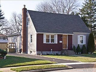 5th image of 916 Surrey Dr