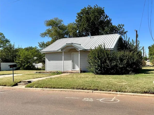 415 S Washington Ave, Elk City, OK 73644