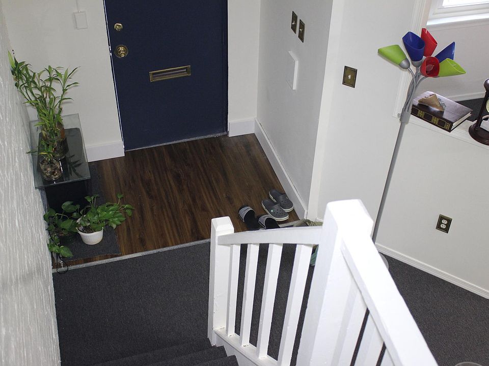1st image of 1012 Lovegrove St #B