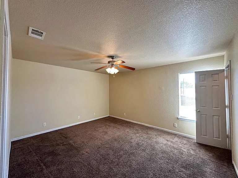 4304 Elms Run Cir — Photo 18