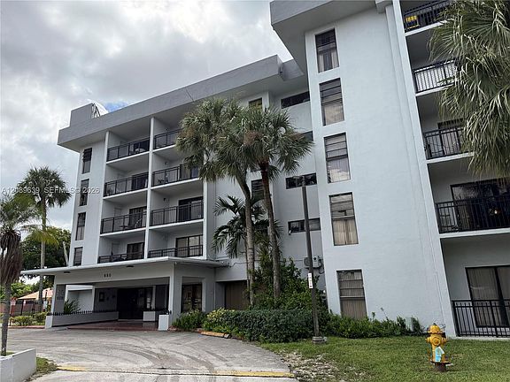 2nd image of 650 NE 149th St APT 406A