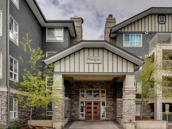35 E Richard Ct SW #205, Calgary, AB T3E 7N9