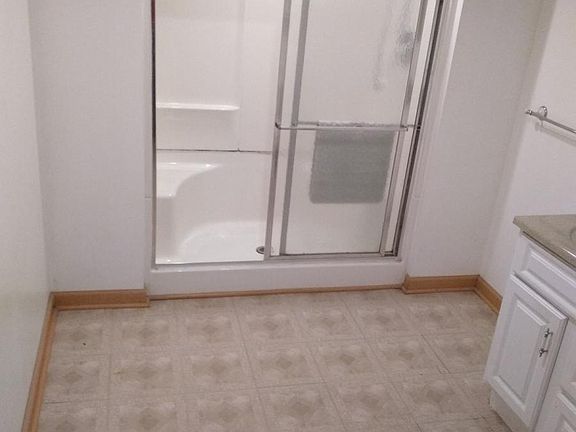 2nd image of 1619 E 49th St