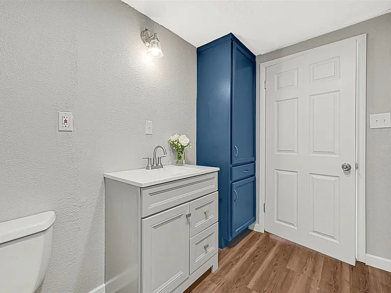 4568 Dunnam Rd #B — Photo 14
