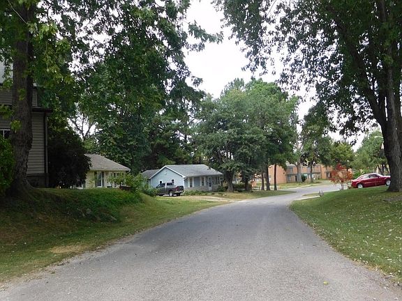 4th image of 2907 S Englewood Ave