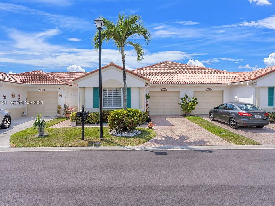 1st image of 15465 Lake Magnolia Pl