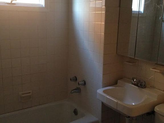 4th image of 188 Hagen St
