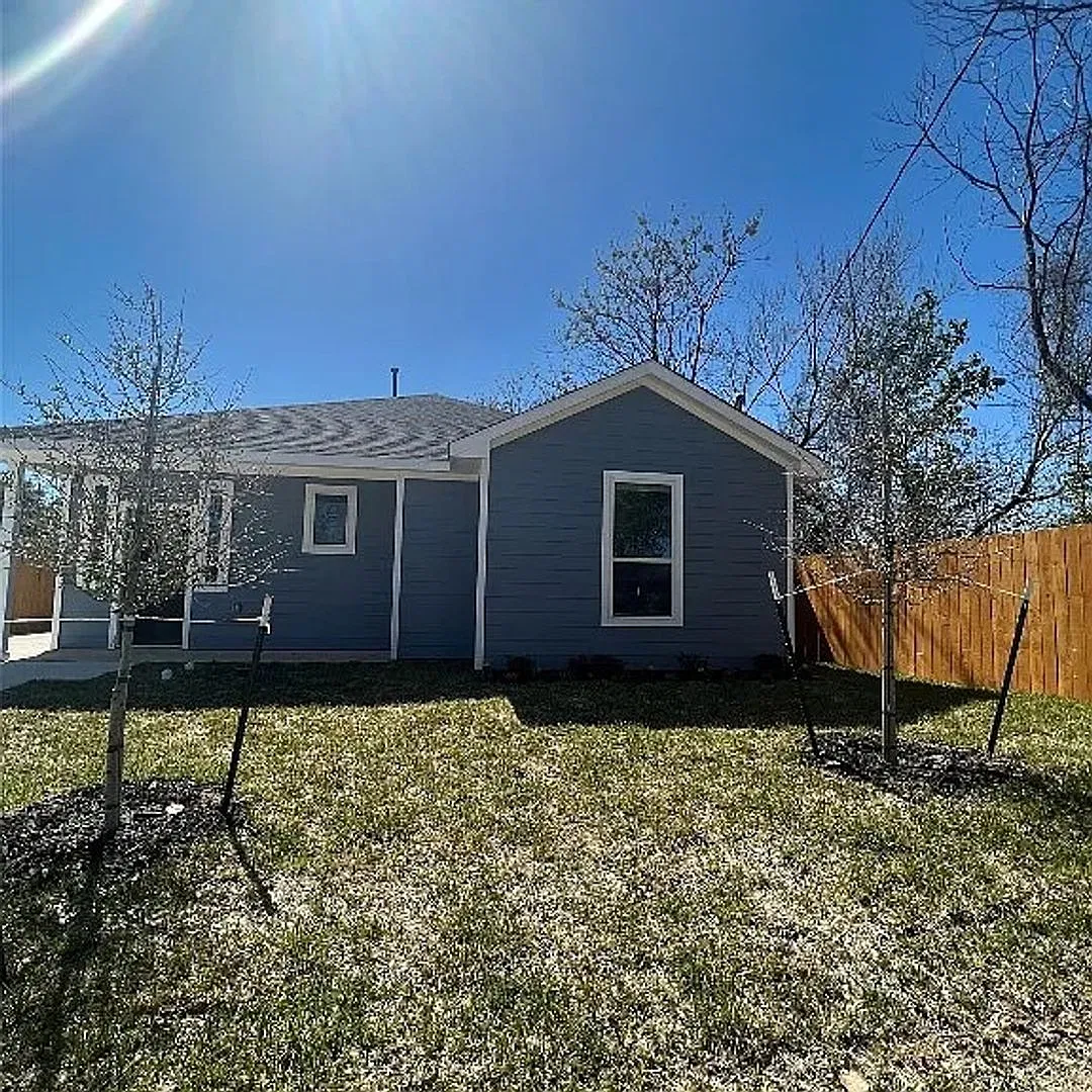 2719 Frazier St — Photo 2