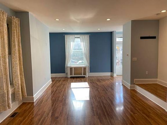 3rd image of 3761 Cresson St