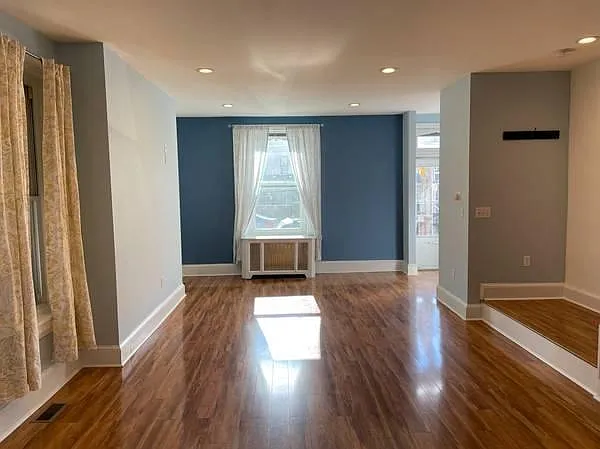 3761 Cresson St — Photo 3