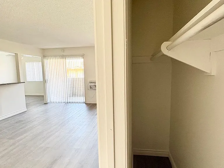 El Centrico Apartments — Photo 21