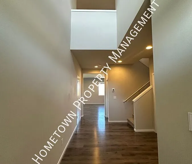 6918 Oleander Ave NE — Photo 2