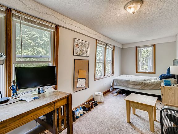 5th image of 1110 6th St NE #2