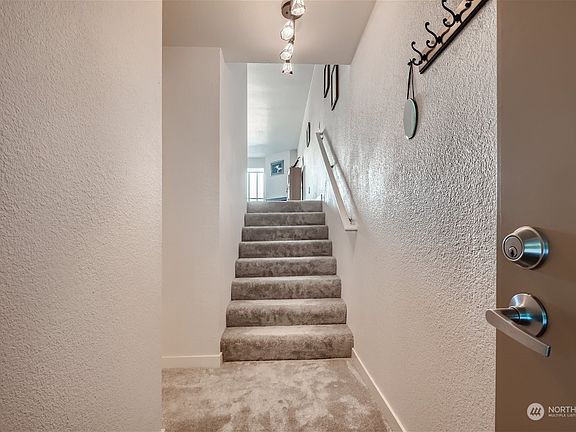 4th image of 5829 NE 75th Street #338