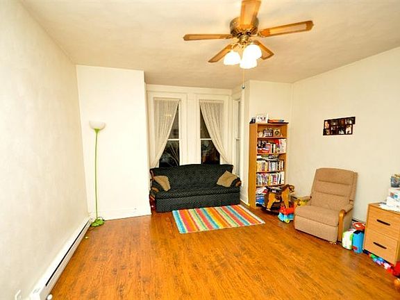 5th image of 312 Sweitzer St