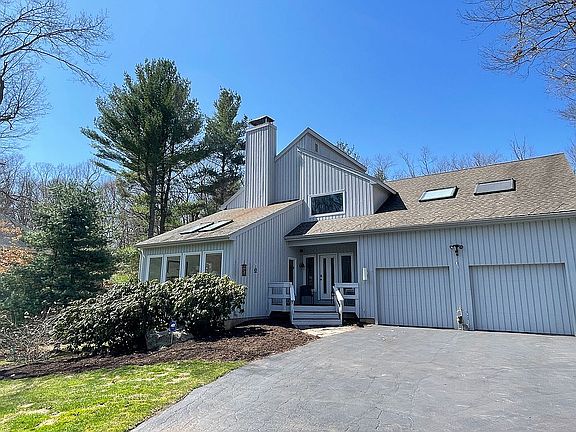 2nd image of 458 Stanley Dr