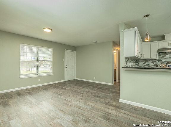 5th image of 4906 Enid St