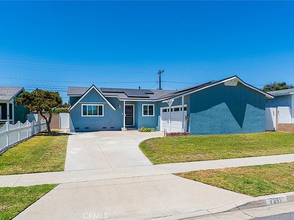 2nd image of 7211 Grandoaks Dr