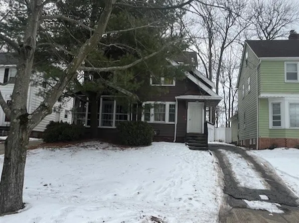 3844 Woodridge Rd, Cleveland Heights, OH 44121