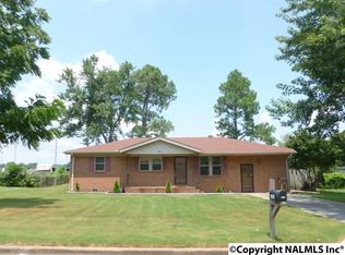 210 Beard St SW, Decatur, AL 35601