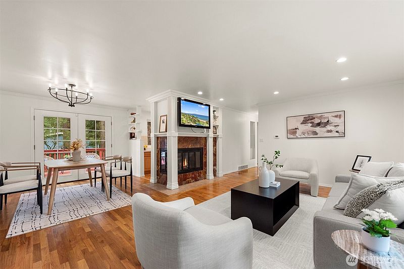 4th image of 20310 5th Avenue NW
