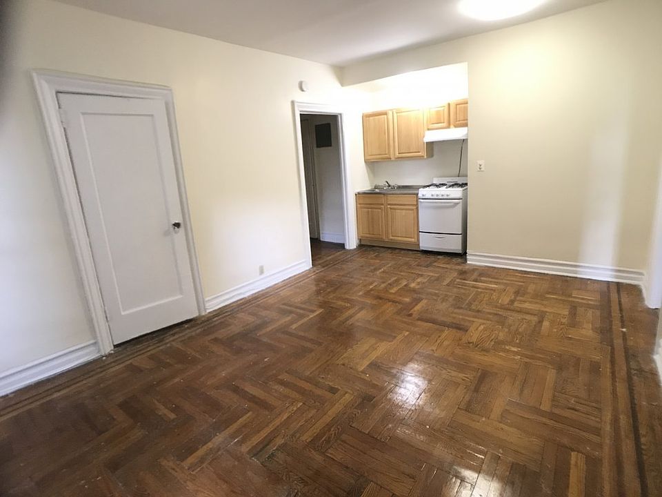 1st image of 15817 Sanford Ave APT 1B