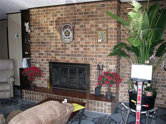 3rd image of 102 Dodds Creek Dr