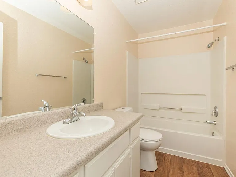 Desert Heights Apartment Homes — Photo 30