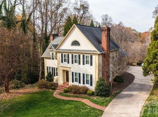 560 20th Avenue Ct NW, Hickory, NC 28601