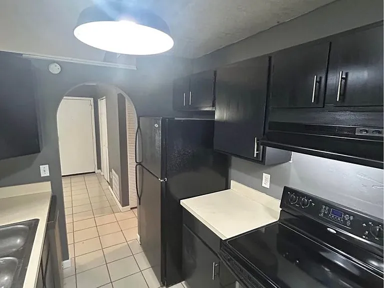 336 Riviera Dr #100 — Photo 3