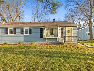 2925 Indian Trl, Racine, WI, 53402