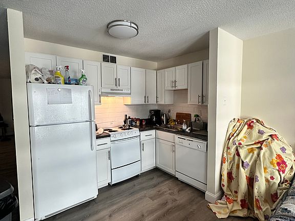 4th image of 1122 Boylston St #3
