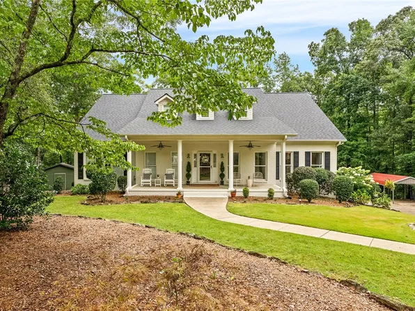 255 Hedgerow Cir, Auburn, AL 36830