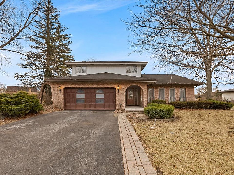 1st image of 2939 E Hickory Ln