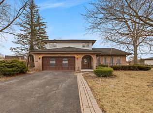 2939 E Hickory Ln, Crete, IL 60417