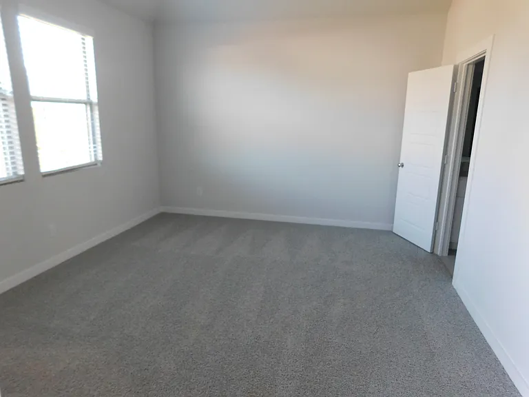 519 Green Grass Dr — Photo 8