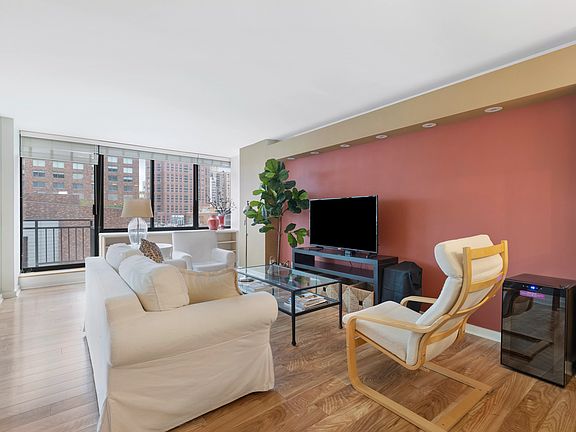 2nd image of 1991 Broadway APT 14B