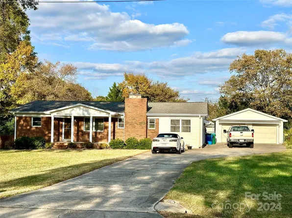 800 Patricia Ave #24, Harrisburg, NC 28075