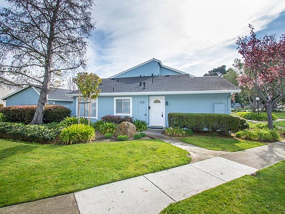 3rd image of 740 Pinta Ln